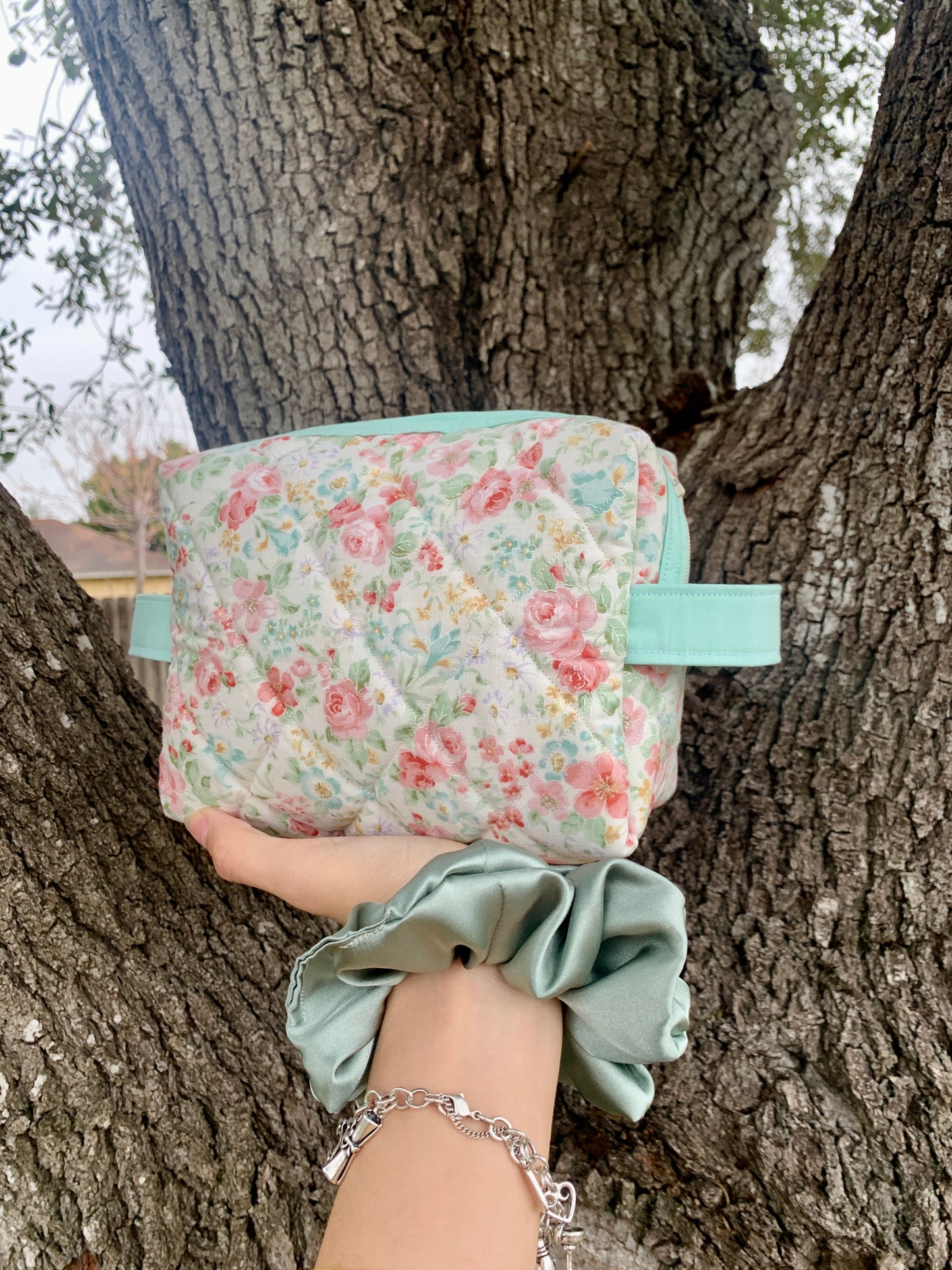 Vintage Quilted Floral Makeup Bag